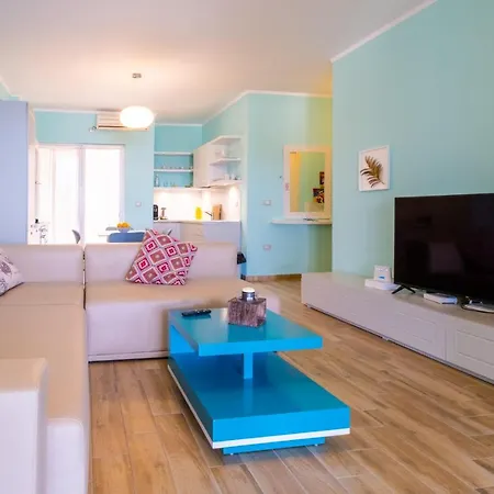 Sunset House شقة فلورا