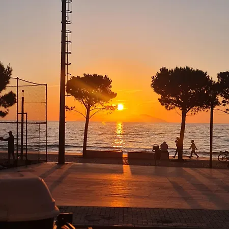 Sunset House شقة فلورا